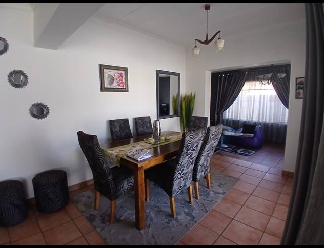 3 BEDROOM HOUSE FOR SALE IN LEONDALE